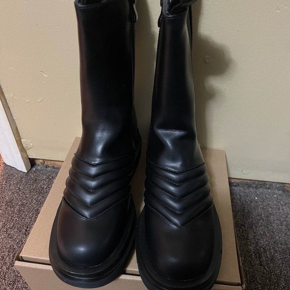 Combat Boots - Picture 4 of 4